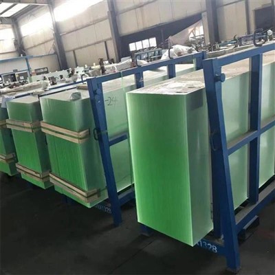 Číre solárne sklo