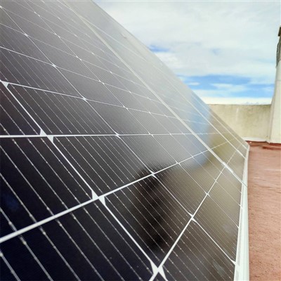 Sklo pre solárne panely